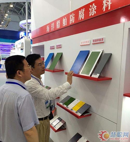 2016中國(珠海)國際海洋科技展 威旗科技亮相(圖6) 中船集團(tuán)桂江造船廠領(lǐng)導(dǎo)蒞臨威旗科技展臺參觀指導(dǎo)